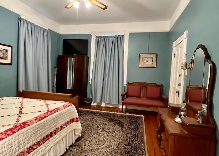 Queen Room